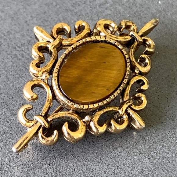 LC Liz Claiborne ? Vintage SIGNED Brown STONE Brooch PIN  SCROLL - Picture 1 of 6